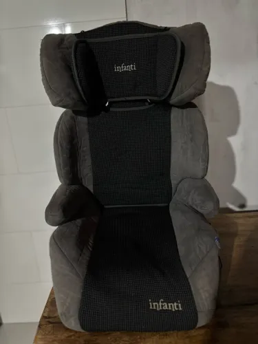 Vendo cadeirinha para automóvel da marca Infanti 15 a 36 kg