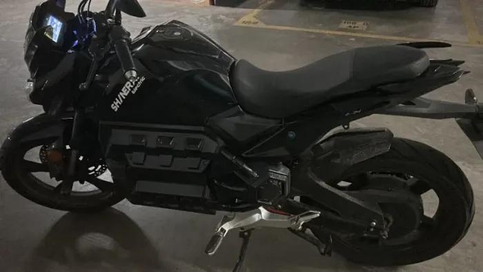 Moto elétrica Shineray modelo She e-jef 2023 preta