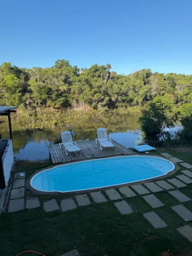 Chalé com área de lazer e acesso à lagoa