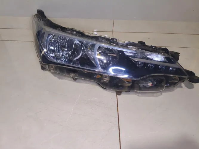 Farol Corolla 2018 19 com led
