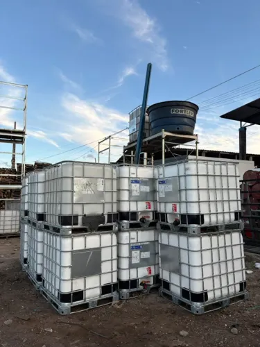 caixa de agua 1.000 litros.