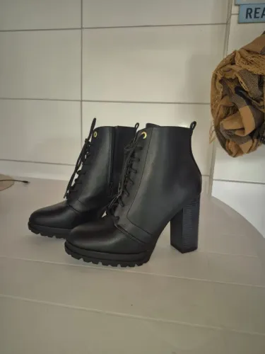 Bota Vizzano preta