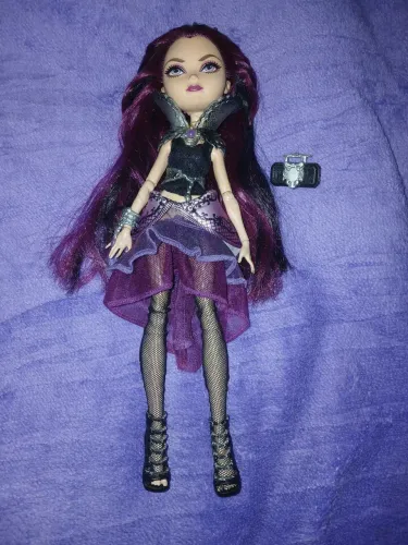 Ever after high raven básica w1