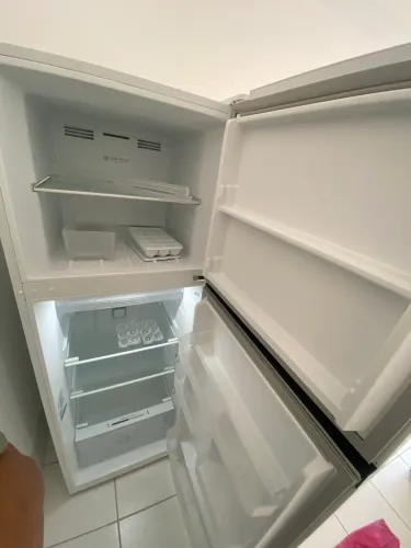 GELADEIRA NOVA 