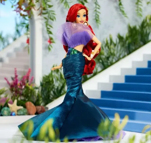 Barbie Ariel pequena sereia semi nova na caixa original item de coleção lindíssima