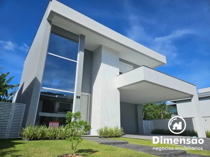 CASA 3 SUÍTES EM RATONES - FLORIANÓPOLIS.
