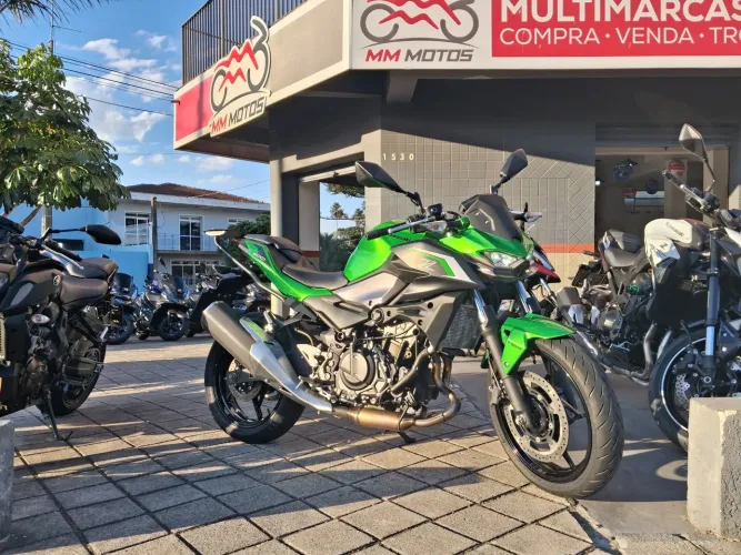 KAWASAKI / Z500 ABS - 2025