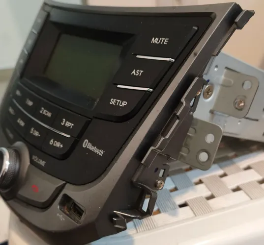 Rádio Original Hyundai HB20 (2013-2018) - Com Defeito / Para Peças