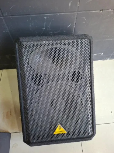 Caixa de som monitor 12pol vp1220 behringer