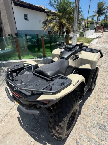 Quadriciclo CAN AM OUTLANDER PRO 