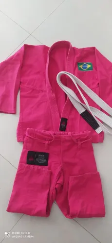 Kimono judô/jiu jitsu com faixa M0 5 a 7 anos