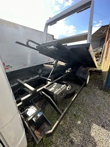 Mercedes benz MB 710 - 2011 - Prancha 5,50m asa delta
