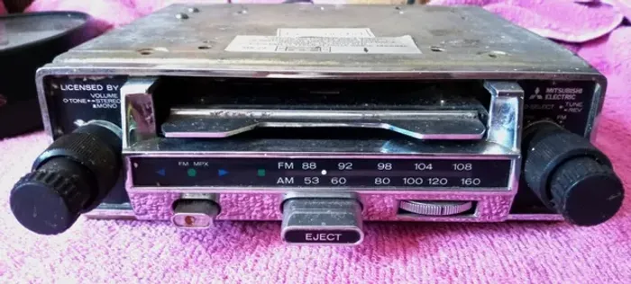 Rádio Toca-fitas Autoreverse Mitsubishi Rx-77 Antigo Am/fm - Anos 80
