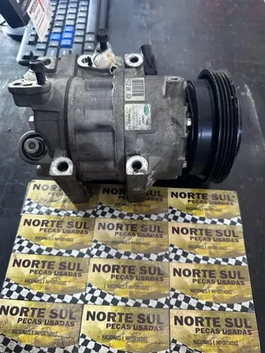 Compresor de ar condicionado Hyundai i30 2010 usado a base de troca