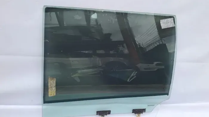 Vidro traseiro esquerdo Nissan Livina 2013 a 2014