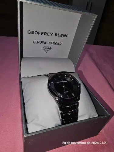 Relógio Geoffrey Beene