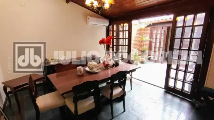 Apartamento à venda Leblon Rua Cupertino Durão Planta 176 M2 3 Quartos Tipo Garden Suíte V