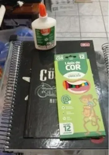 Kit Caderno + Cola + Lápis e Cor