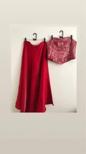 Saia longa e blusa tamanho M (Festa)