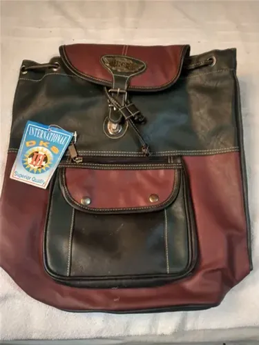 Bolsa de couro DKS 3 sem uso tipo mochila com regulador 