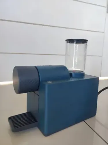 Máquina De Café Delta Q Qlip + Cápsula de Alumínio Reutilizável