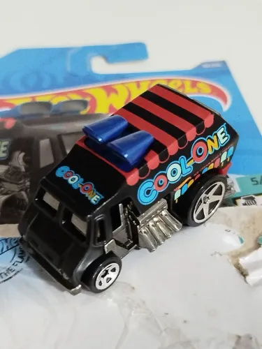 Hotwheels Cool One Tooned