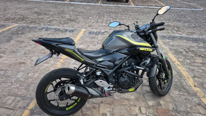 MT -03 yamaha 