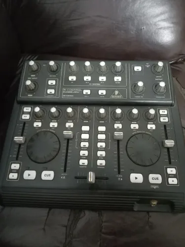 Controladora Behringer BCD3000