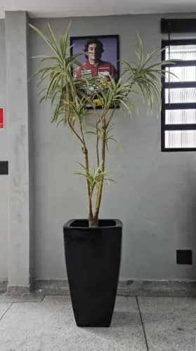 Vaso de Planta com Vegetação Artificial
