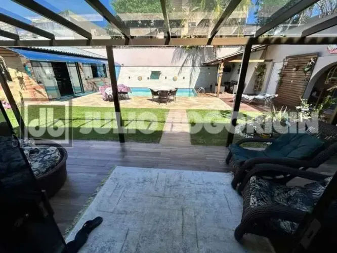Barra da Tijuca/Linda casa Condomínio Jardim Lagoa Mar do Norte/ Luxo/ Vazia/ 05 dormitóri