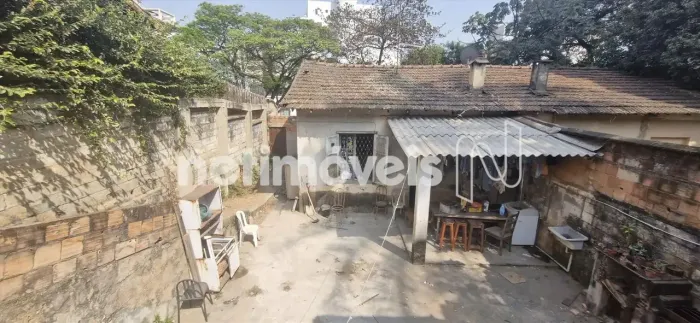 Lote à Venda em Rua Tranquila no Santo Antônio.