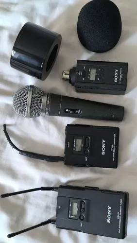 Kit Mic sem fio e bastão sem fio sony