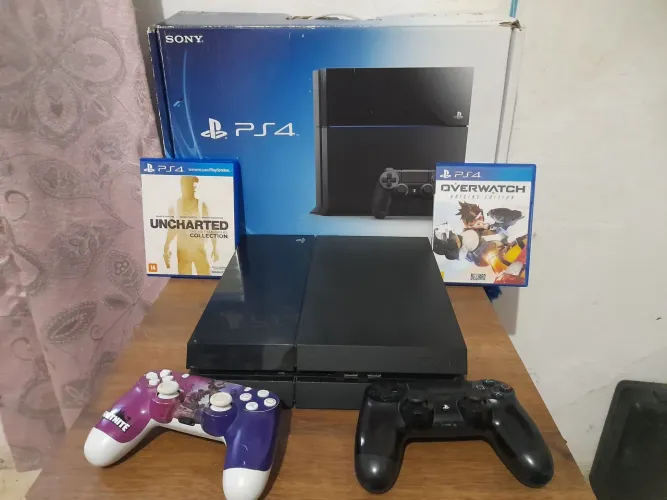 Ps4 500gb + 2 controles + 2 jogos fisicos