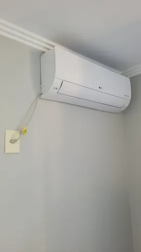 Ar Condicionado Split LG Dual Inverter 12000 BTUs Frio 220V