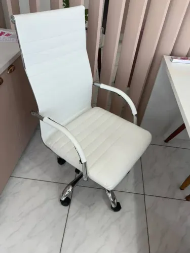 CADEIRA DE ESCRITÓRIO BRANCA LINDA