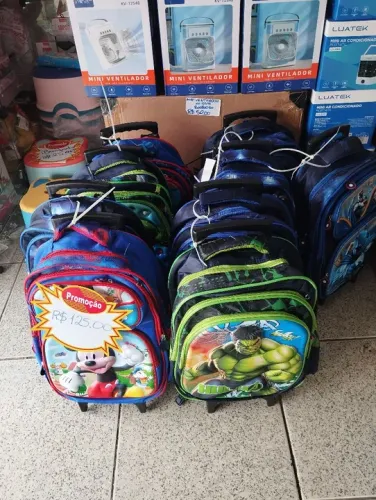 Mochilas de rodinhas com personagens infantis