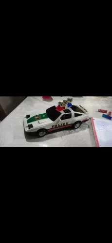 Carrinho de polícia antigo