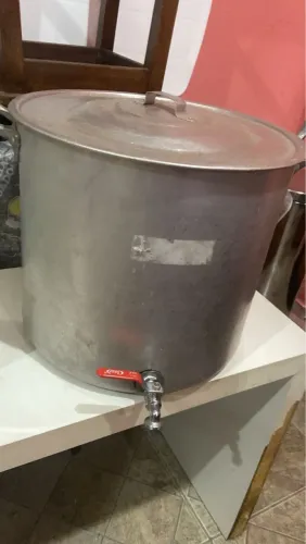Panela caldeirão para cerveja ou quentão semi novo 40x30 250 reais 