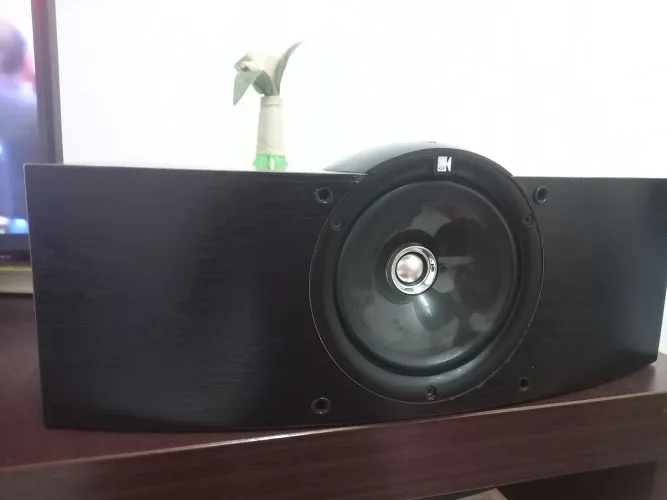 Caixa de Som central KEF Q6C