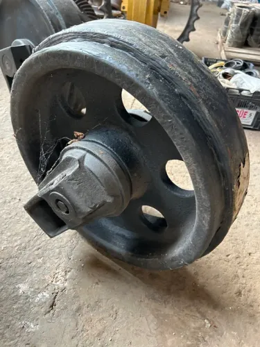 Roda-guia esteira escavadeira KOMATSU PC-200