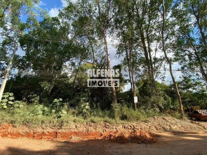 Lote à venda no Bairro SOLAR DO MADEIRA
