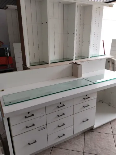 Balcoes / prateleiras /expositores/comercial e loja tudo ( $$ 1.000)