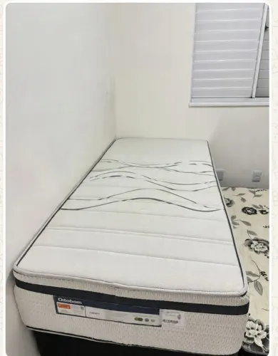 Vendo cama box solteiro