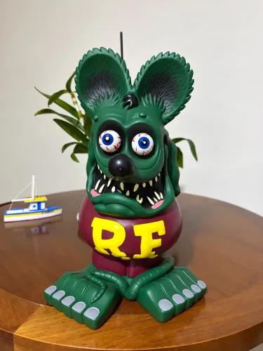 Estátua Rat Fink 30 cm - Decoração e coleção