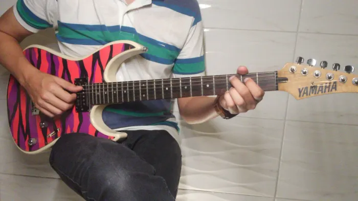Super Strato Yamaha