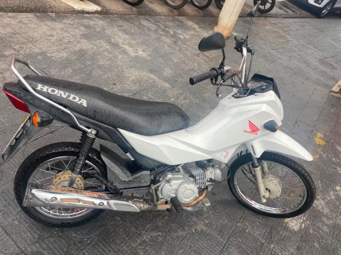 Vendo Honda pop zeradinha chama