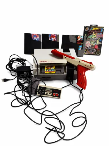 ? Nintendo NES Playtronic + 5 jogos + pistola Zapper original