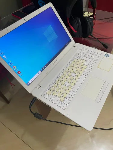 Notebook Samsung Intel i5 7ª Geração - 8GB RAM - SSD 120GB