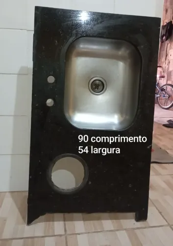 Pia de mármore preto