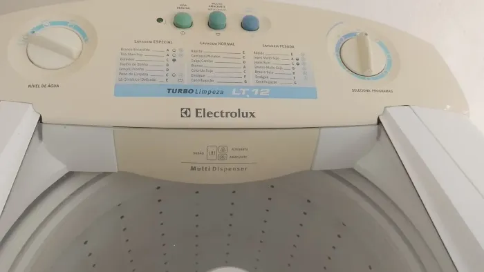 Máquina Electrolux 12 kilos muito conservada vender urgente 
